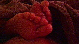 Foot Fetish, Wife Gives Footjob