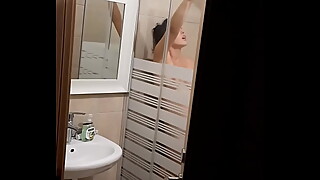 Friend sucking my pussy in the shower